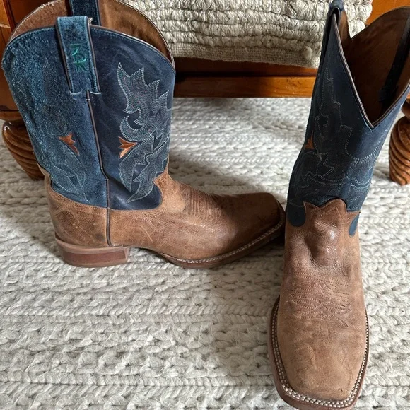 Men’s like new Tony Lama boots